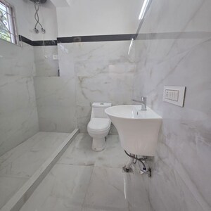 Bathroom in 2 BHK Builder Floor at Dlf Phase I – for Rent