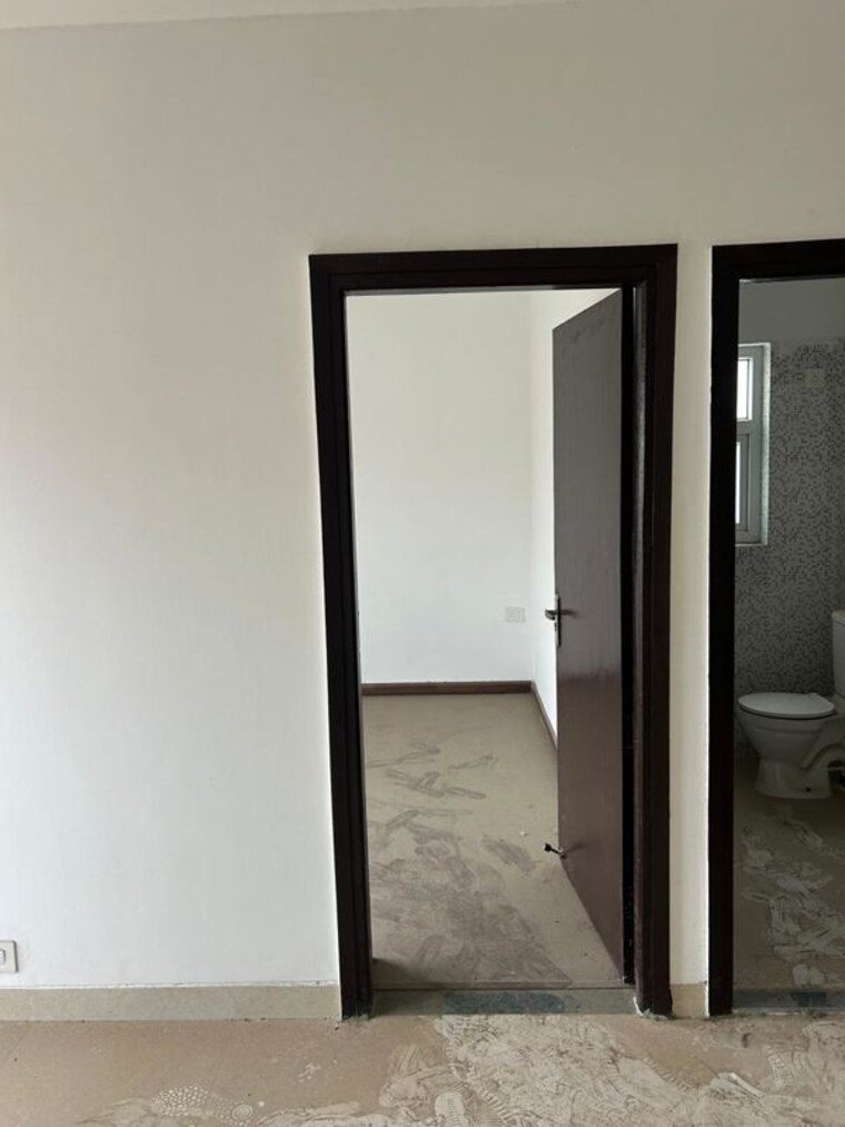 Room, parklands 3 Bedroom 250 Sq.Yd. Builder Floor In Sector 85 Faridabad 10476828