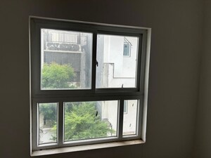 Room in 3 BHK Builder Floor at Parklands, Sector 85 – for Sale