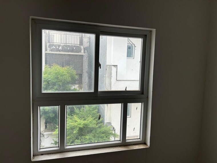 Room, parklands 3 Bedroom 250 Sq.Yd. Builder Floor In Sector 85 Faridabad 10476828
