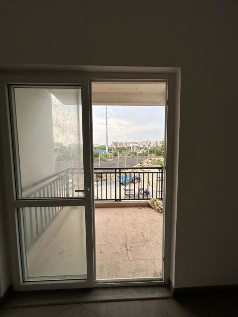 Room, parklands 3 Bedroom 250 Sq.Yd. Builder Floor In Sector 85 Faridabad 10476828