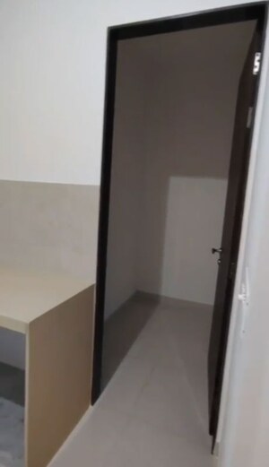 Room in 3 BHK Apartment at Thane West – for Sale