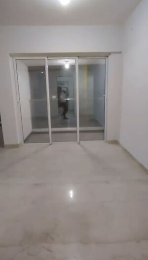 Room in 3 BHK Apartment at Thane West – for Sale
