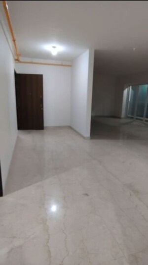 Room in 3 BHK Apartment at Thane West – for Sale