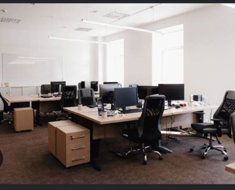 Team Area, sector 65 Commercial Office Space 2500 Sq.Ft. In Sector 65 Noida 10476860