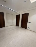 3 BHK + Pooja Room,Servant Room 250 Sq.Yd. Builder Floor in Sector 85