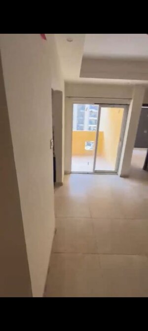 Room in 3 BHK Apartment at Himalaya Pride, Tech Zone 4 Greater Noida – for Rent