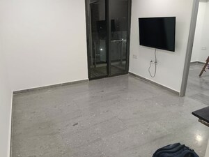 Room in 2.5 BHK Apartment at Indus Shell Tower, Chembur – for Rent