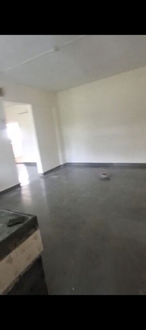 Room in 2 BHK Apartment at Zambre Heritage Apartment, Dhankawadi – for Rent