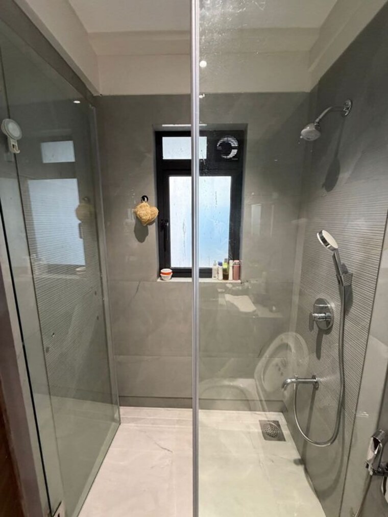 Bathroom, hill-n-sea-apartment 2 Bedroom 800 Sq.Ft. Apartment In Bandra West Mumbai 10477129
