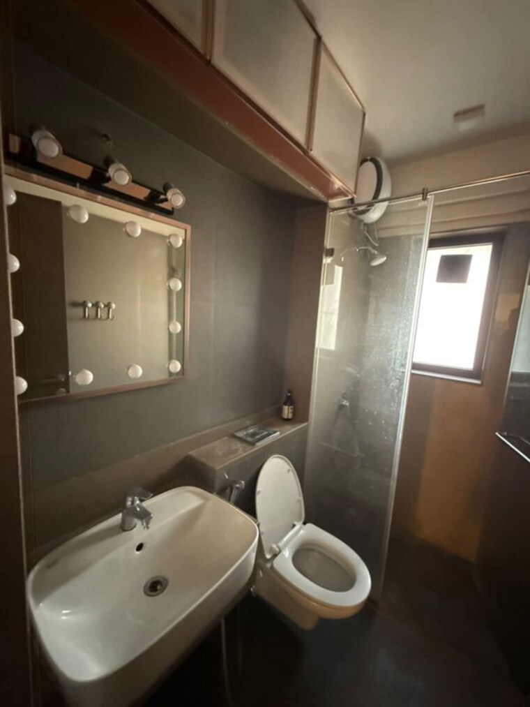 Bathroom, azad-nagar-sangam-chs-andheri 2 Bedroom 800 Sq.Ft. Apartment In Andheri West Mumbai 10477020