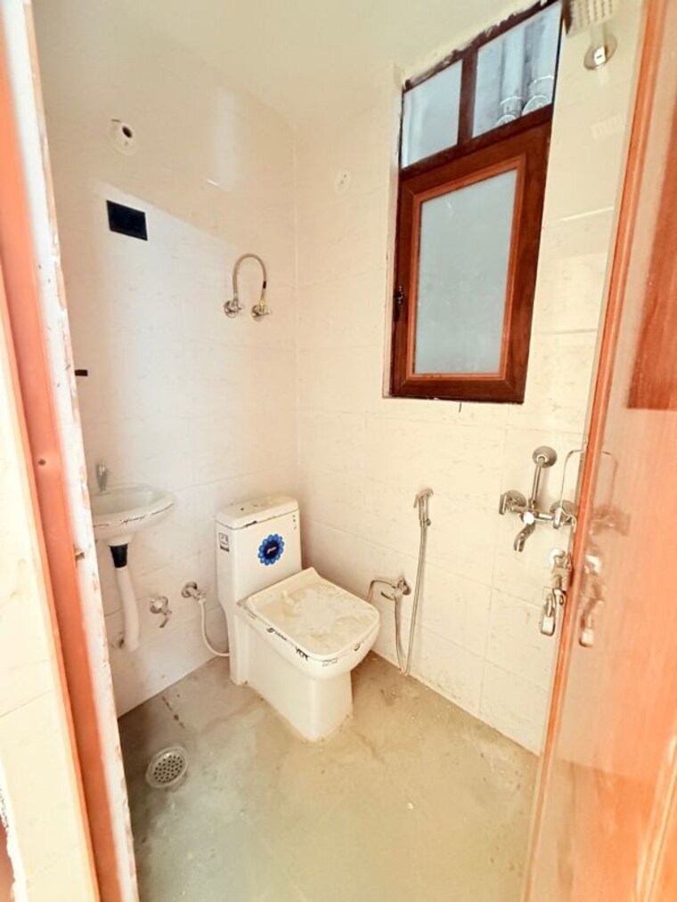 Washroom, satbari 1 Bedroom 400 Sq.Ft. Builder Floor In Satbari Delhi 10473560
