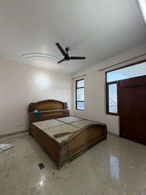 Living Room in 3 BHK Apartment at Sector 21c – for Rent