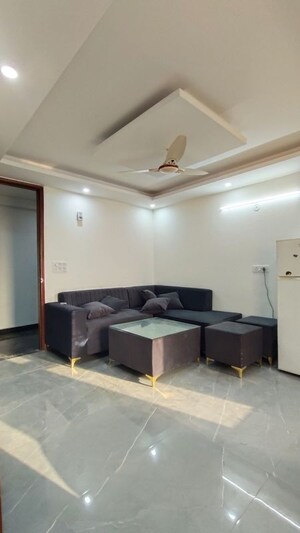 Team Area in 1 BHK Apartment at Sainik Farm – for Rent