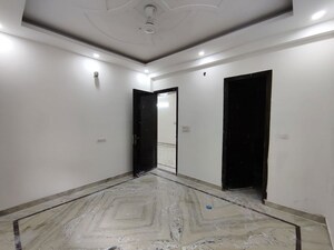 Room in 4 BHK Builder Floor at Green Fields Colony – for Rent
