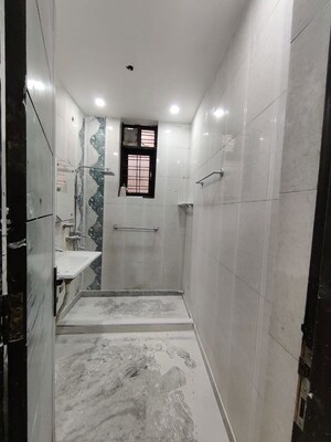 Building Lobby in 4 BHK Builder Floor at Green Fields Colony – for Rent