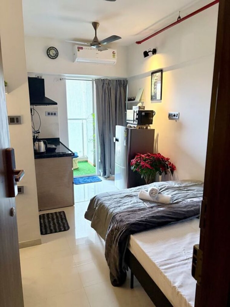 Room, anand niketan 3 Bedroom 326 Sq.Yd. Builder Floor In Anand Niketan Delhi 10477261