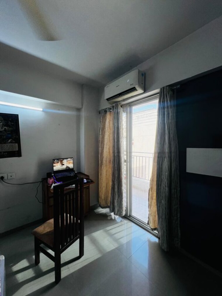 Living Room, nirala-estate-ii 3 Bedroom 1745 Sq.Ft. Apartment In Tech Zone 4 Greater Noida Greater Noida 10477278