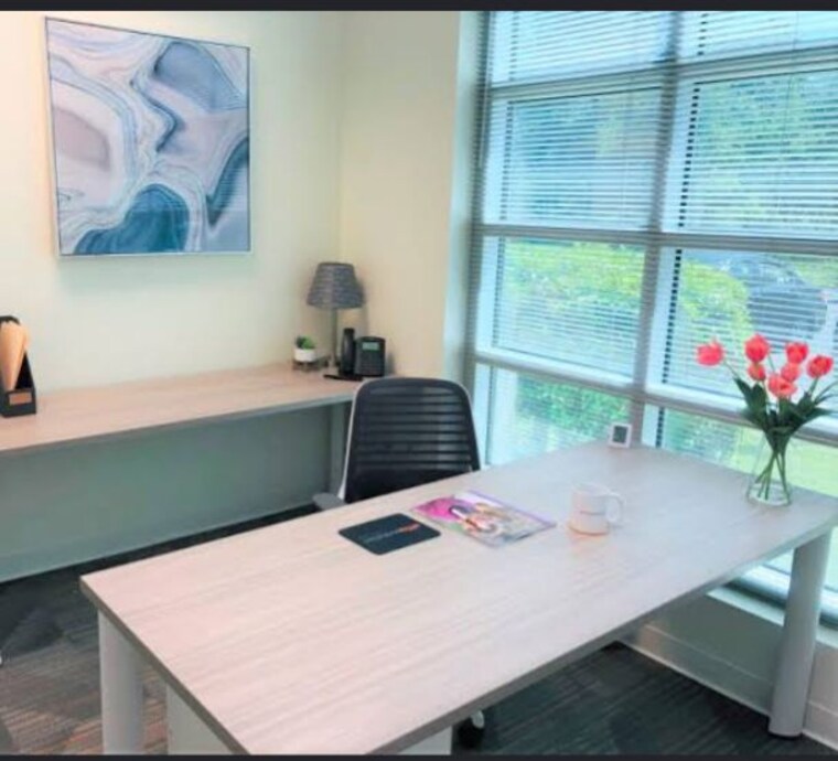 Team Area, dlf phase iv Commercial Shop 1800 Sq.Ft. In Dlf Phase iv Gurgaon 10477313