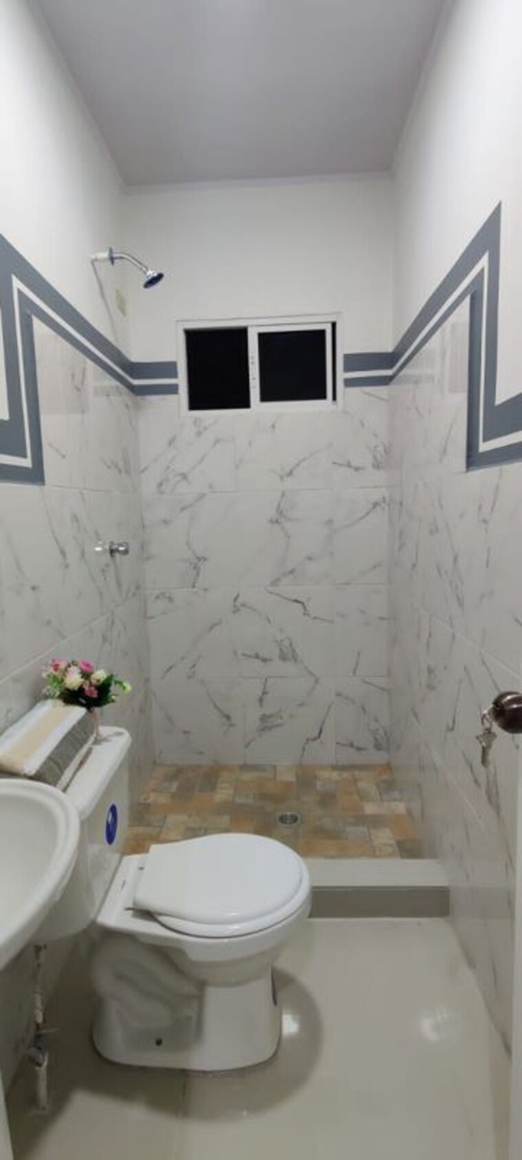 Bathroom, anand niketan 3 Bedroom 400 Sq.Yd. Builder Floor In Anand Niketan Delhi 10477311