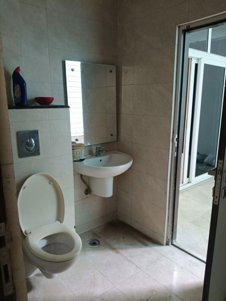 Bathroom, kakatiya-hills 3 Bedroom 3500 Sq.Ft. Apartment In Jubilee Hills Hyderabad 10477226