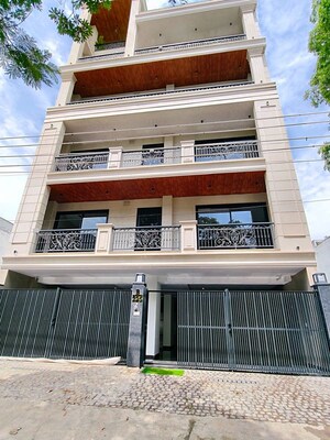 2.5 BHK Builder Floor For Sale in Sector 43