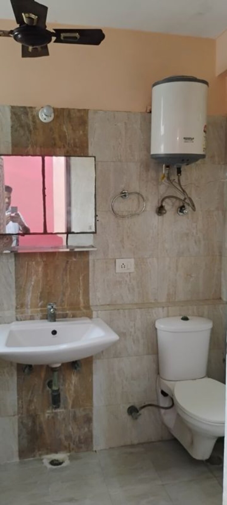 Bathroom, jaypee-green-kosmos-phase-ii 2 Bedroom 940 Sq.Ft. Apartment In Sector 134 Noida 10477320