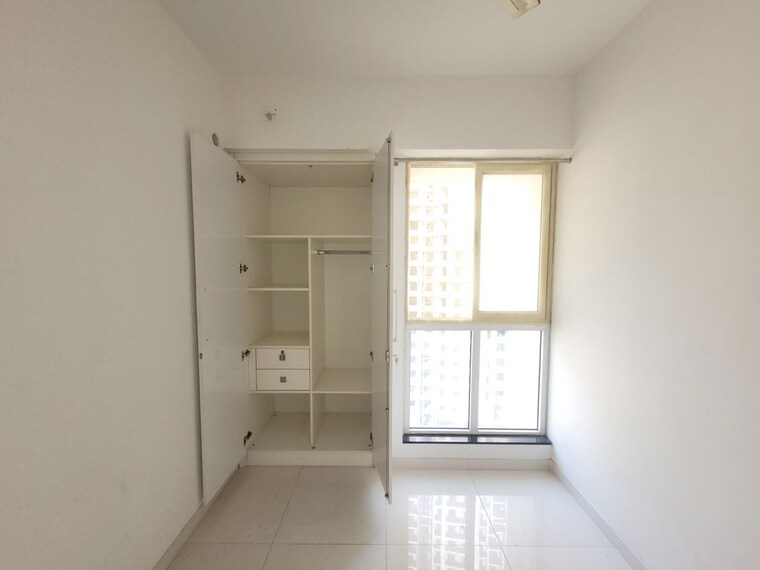 Room, godrej-emerald 1.5 Bedroom 550 Sq.Ft. Apartment In Ghodbunder Road Thane 10477343