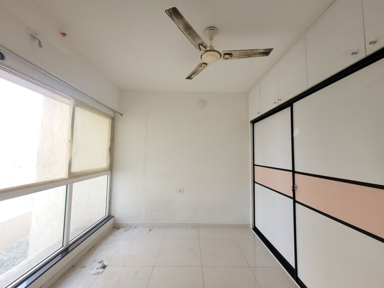 Bathroom, godrej-emerald 1.5 Bedroom 550 Sq.Ft. Apartment In Ghodbunder Road Thane 10477343