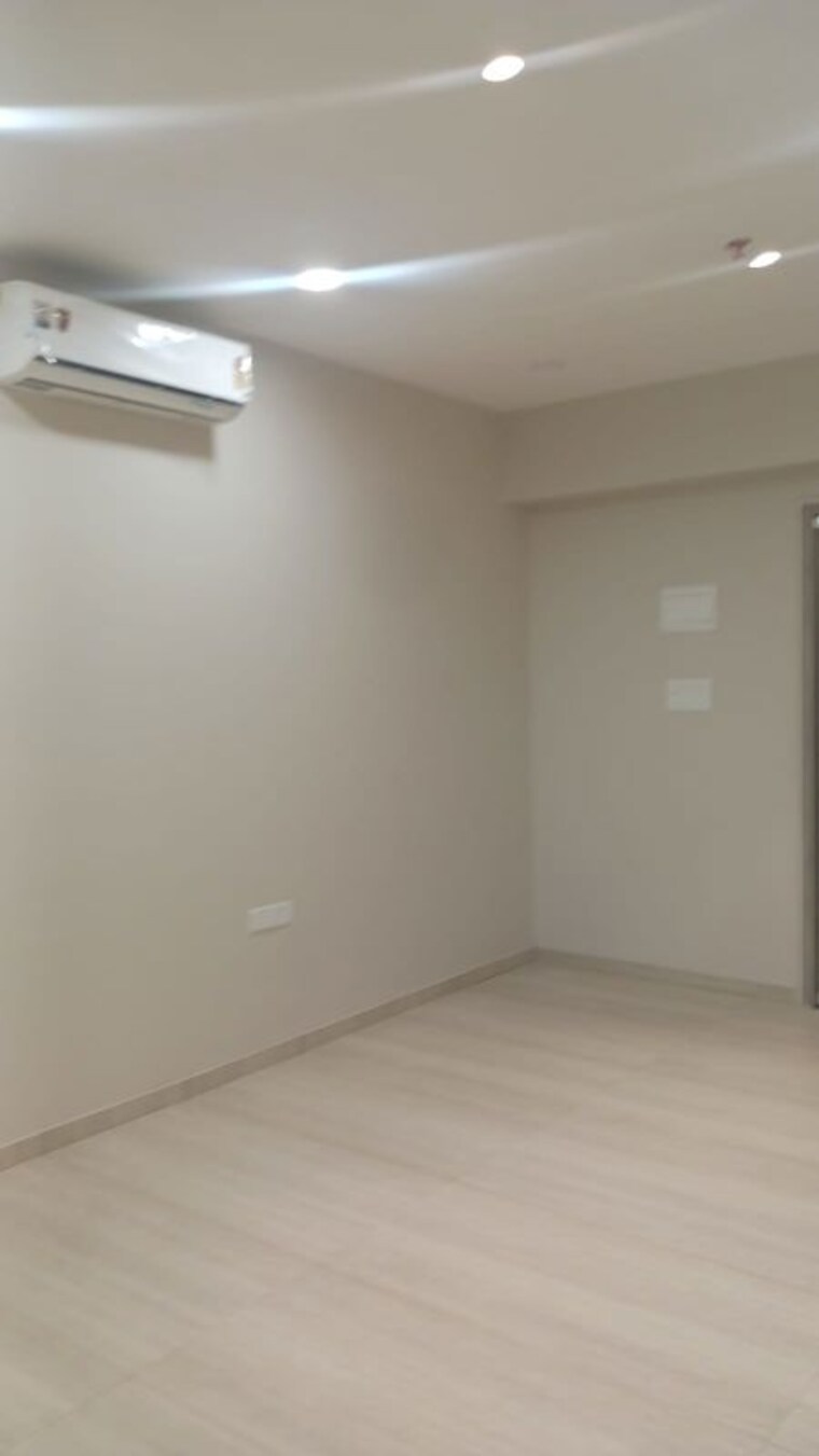 Room, wadhwa-the-gateway Commercial Office Space 450 Sq.Ft. In Mulund West Mumbai 10477363