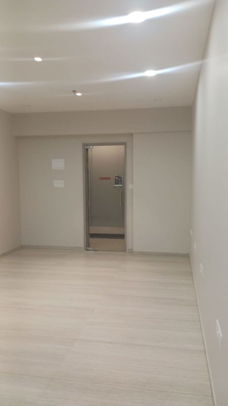 Room, wadhwa-the-gateway Commercial Office Space 450 Sq.Ft. In Mulund West Mumbai 10477363