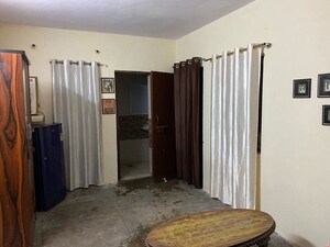 Bedroom in 1 BHK Independent House at Sector 34 – for Rent