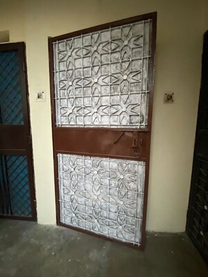 Bedroom in 1 BHK Independent House at Sector 34 – for Rent