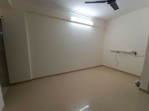 Room in 1 BHK Apartment at Hiranandani Princeton CHS, Powai – for Rent