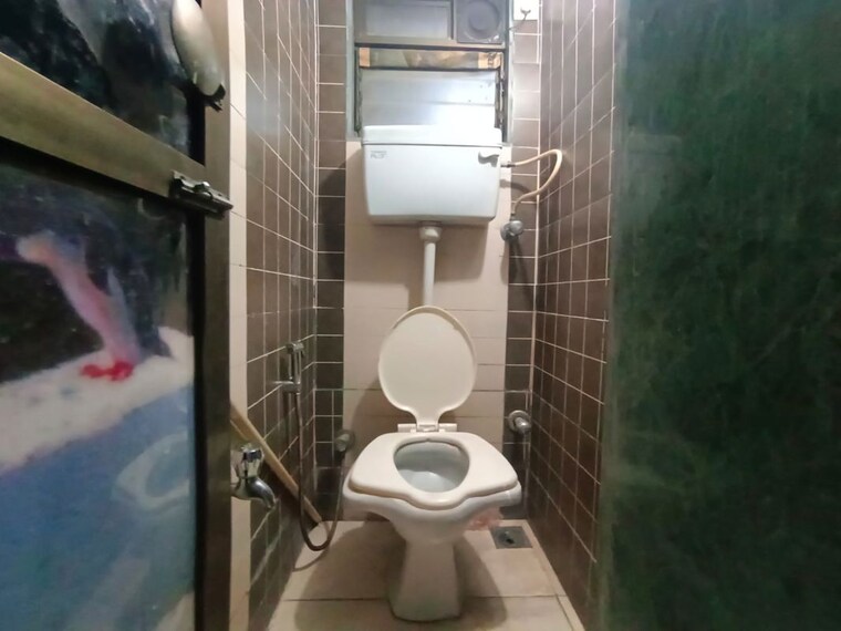 Bathroom, hiranandani-princeton-chs 1 Bedroom 550 Sq.Ft. Apartment In Powai Mumbai 10477447