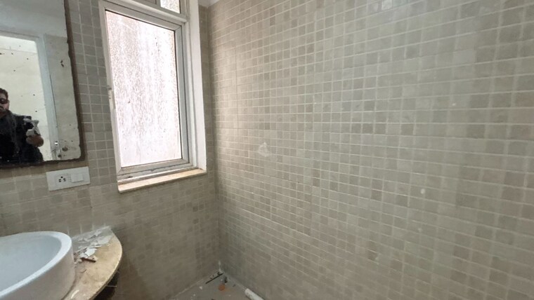 Bathroom, jaypee-greens-pavilion-court 2 Bedroom 1350 Sq.Ft. Apartment In Sector 128 Noida 10477426