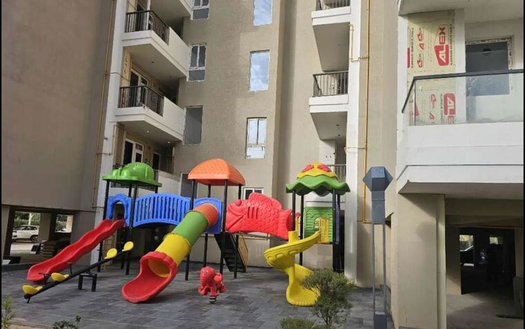 Garden, skyline-elevate 3 Bedroom 2200 Sq.Ft. Apartment In Ramgarh Bhudda Zirakpur 10477465