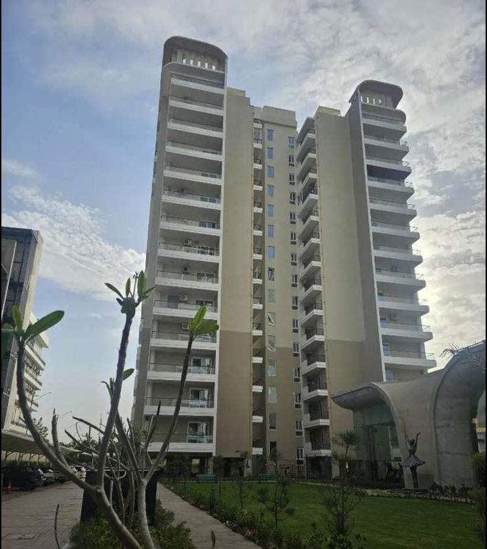 3 BHK 2200 Sq.Ft. Apartment in Skyline Elevate