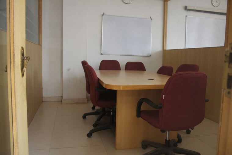 Team Area, sector 11 Commercial Office Space 3000 Sq.Ft. In Sector 11 Noida 10477497