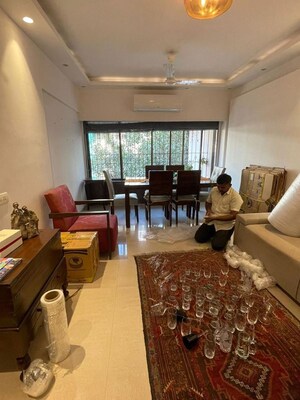 Living Room in 2 BHK Apartment at Manju Mahal Apartment, Pali Hill – for Rent