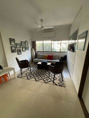 2 BHK Apartment For Rent in Manju Mahal Apartment, Pali Hill