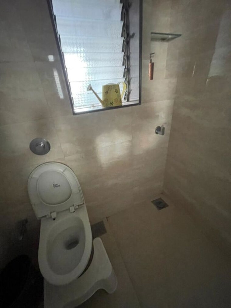 Bathroom, manju-mahal-apartment 2 Bedroom 850 Sq.Ft. Apartment In Pali Hill Mumbai 10477510