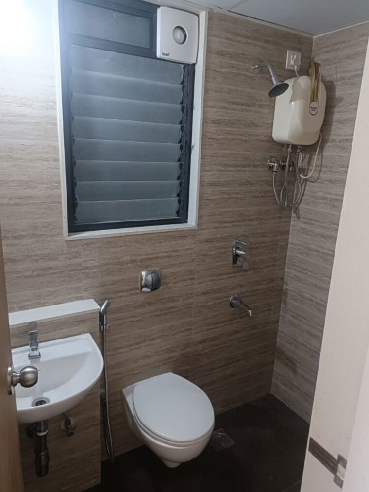 Bathroom, lodha-crown-quality-homes-dombivli 1 Bedroom 450 Sq.Ft. Apartment In Dombivli East Thane 10477533