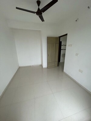 Room in 1 BHK Apartment at Dynamic Crest, Shilphata – for Rent
