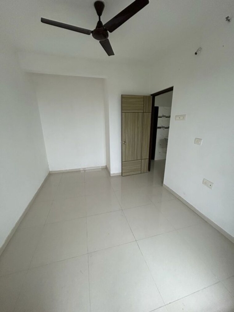 Room, dynamic-crest 1 Bedroom 450 Sq.Ft. Apartment In Shilphata Thane 10477547