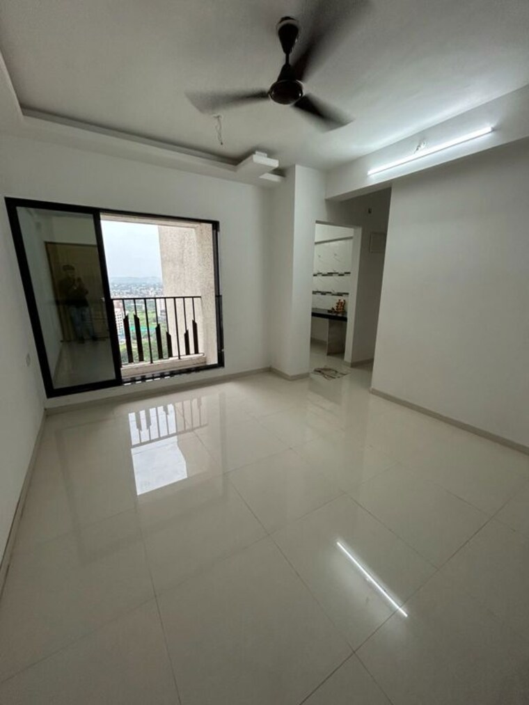 Room, dynamic-crest 1 Bedroom 450 Sq.Ft. Apartment In Shilphata Thane 10477547