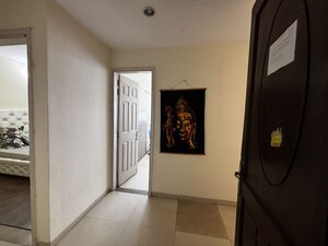 Room in 2 BHK Apartment at Jaypee Greens Pavilion Court, Sector 128 – for Rent