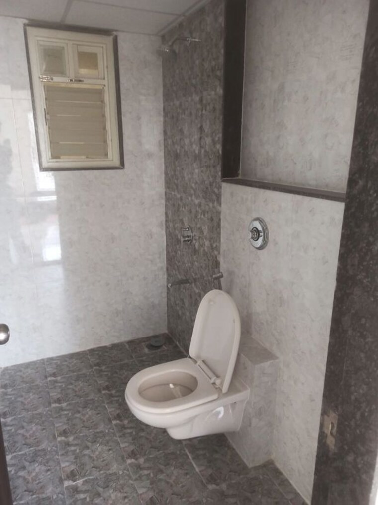 Bathroom, escala-kharadi 2 Bedroom 852 Sq.Ft. Apartment In Kharadi Pune 10477581