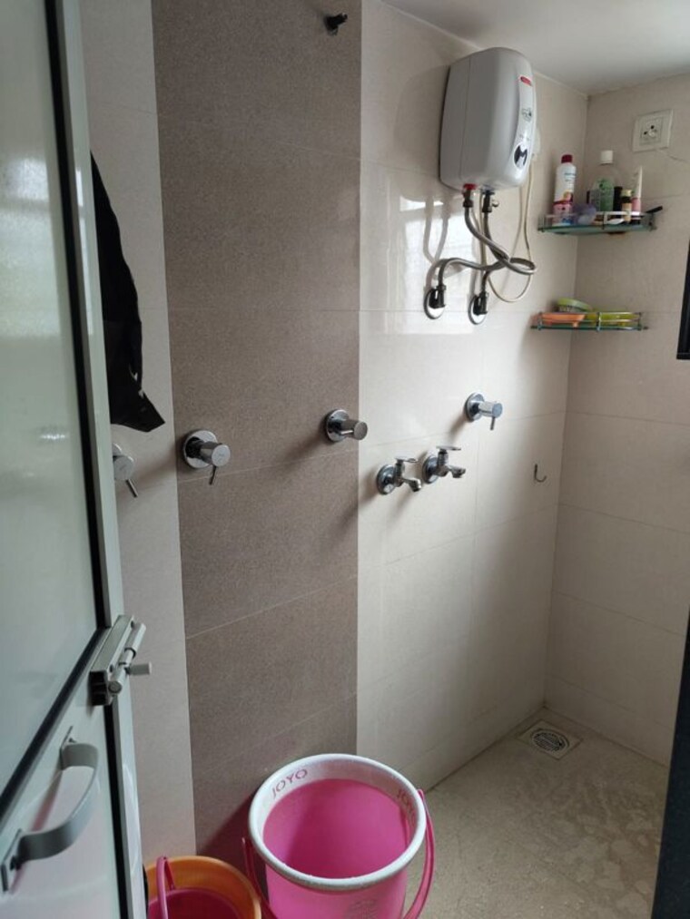 Bathroom, ek-siddhi-chs-kolbad-road 1 Bedroom 550 Sq.Ft. Apartment In Khopat Thane 10477582
