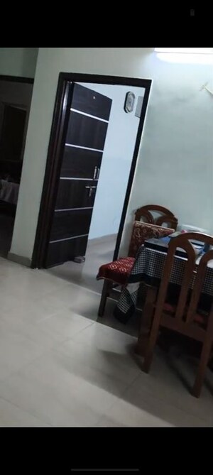Parking in 2 BHK Independent House at RWA Apartments Sector 39, Sector 39 – for Rent